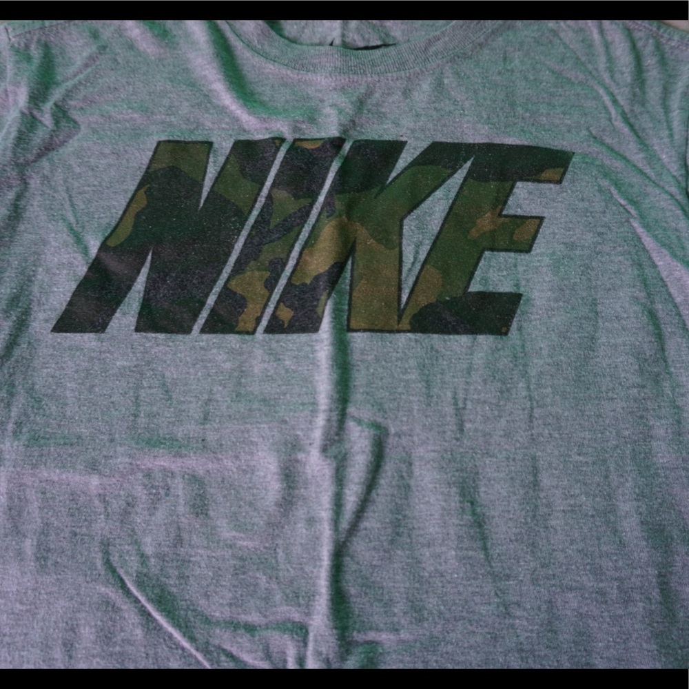 Boys Nike top